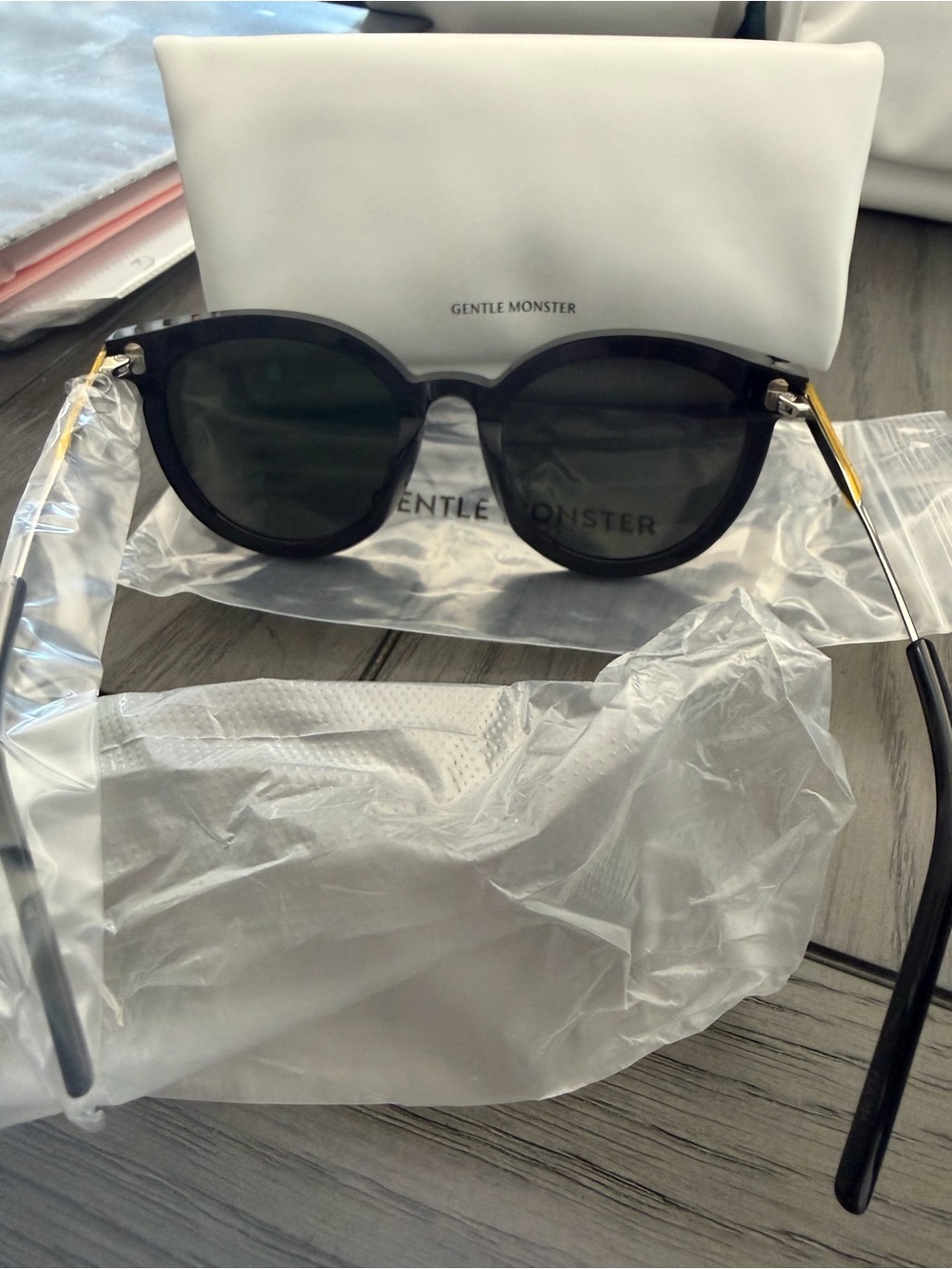 Gentle monster black frame aviator sunglasses